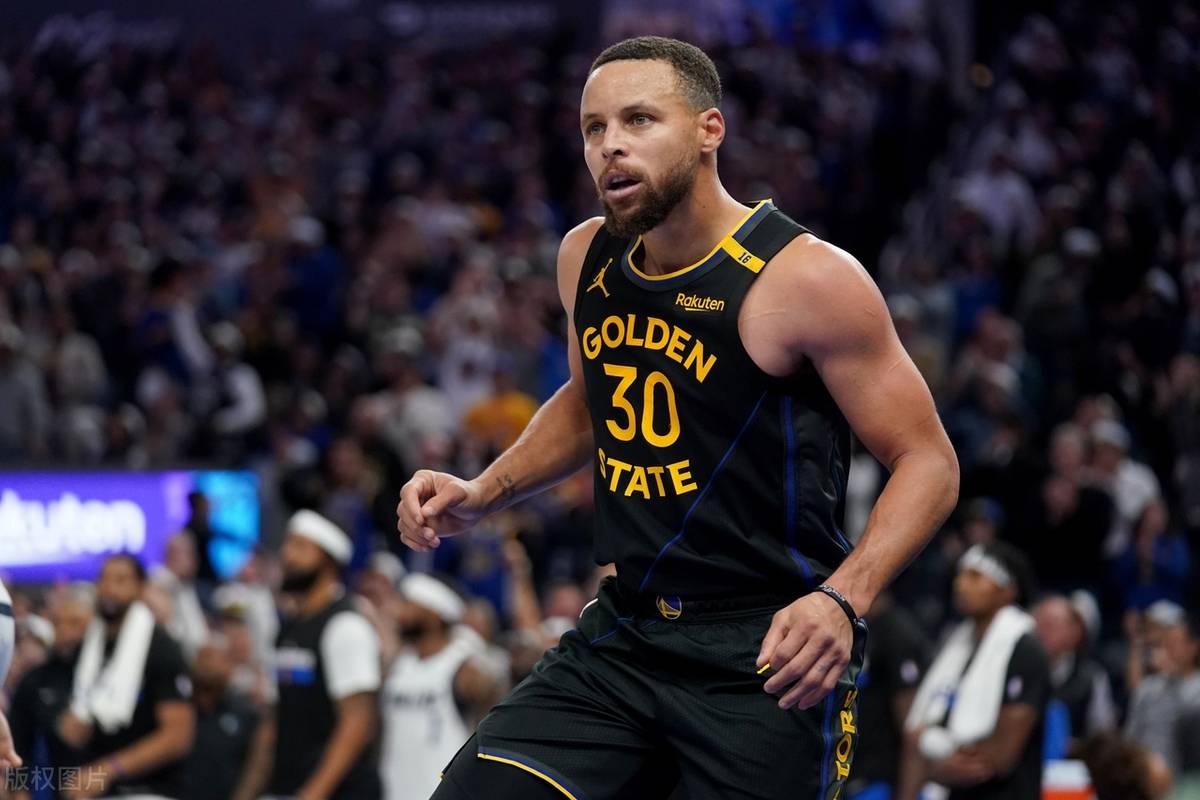 九游-库里迎来十二赛季出色发挥，FPX观众热烈欢呼！-九游